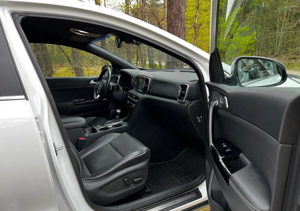 Kia Sportage cena 82000 przebieg: 157800, rok produkcji 2016 z Sulejówek małe 254